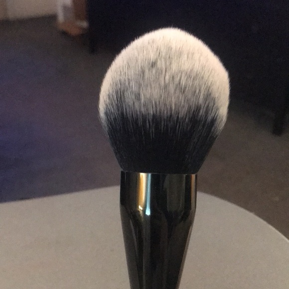 Laura Geller brush - Picture 5 of 6